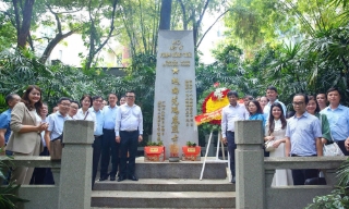 Đoàn công tác Hội Nhà báo Việt Nam thăm "Địa chỉ đỏ" của Báo chí Cách mạng Việt Nam tại Quảng Châu